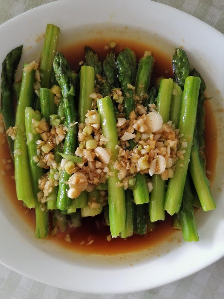 白灼芦笋