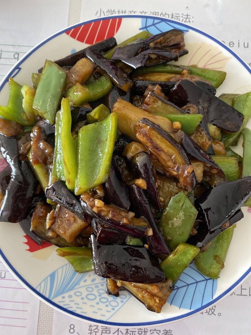 不用炸不吸油，咸香入味三分的红烧茄子