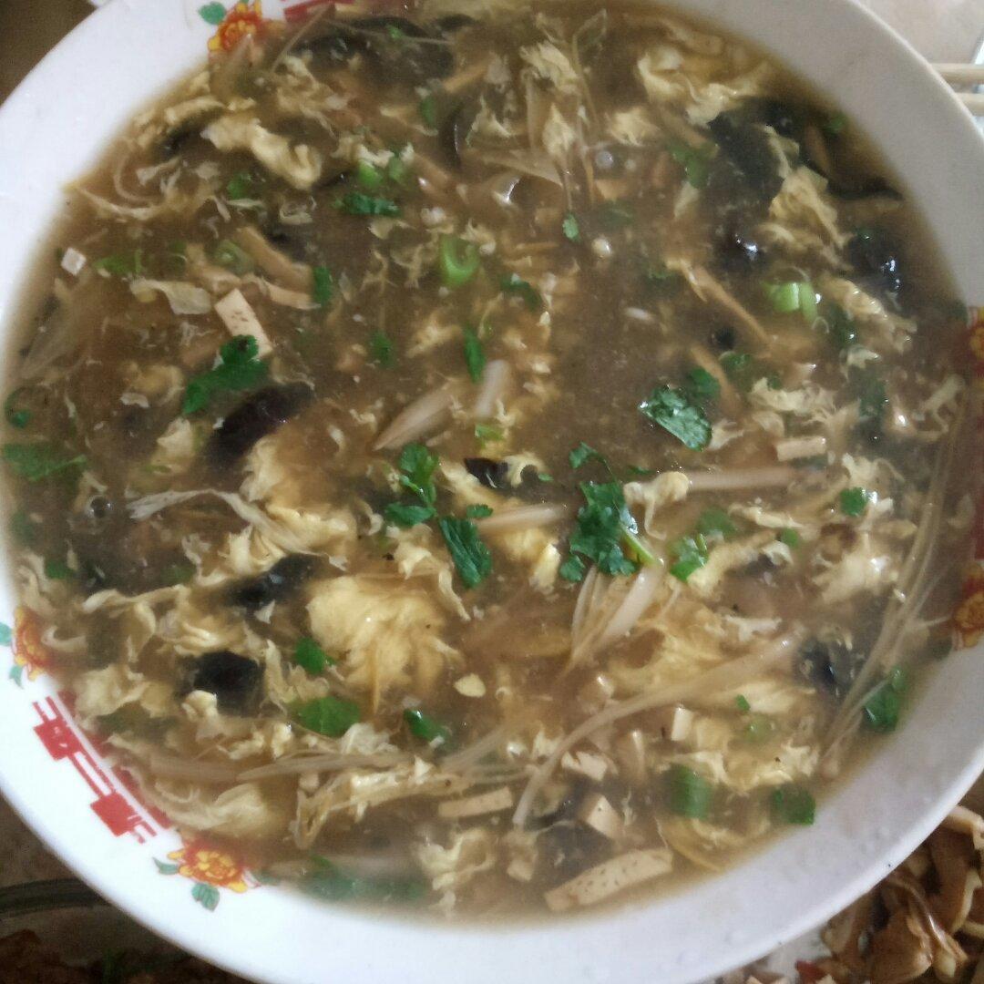 酸辣汤 Spicy & Sour Shredded Pork Soup