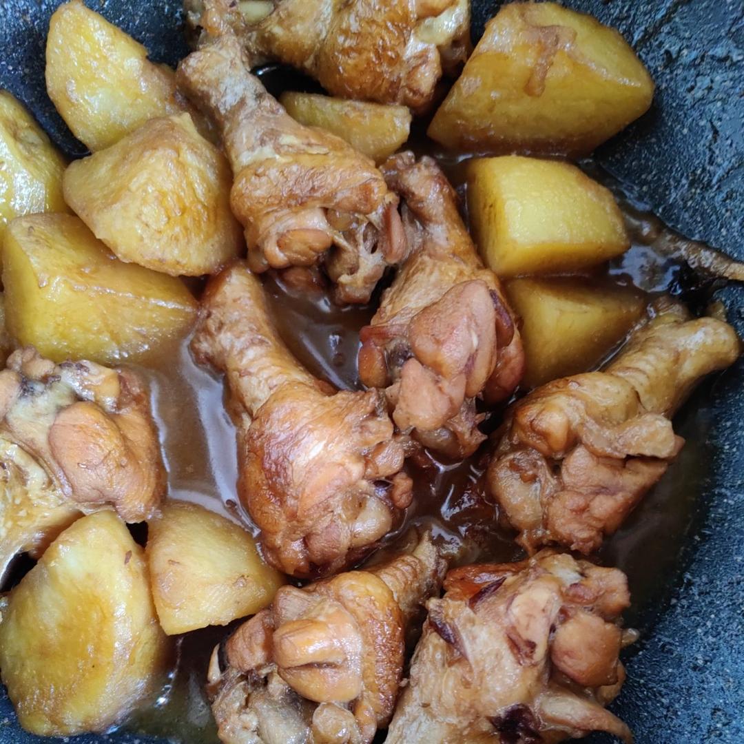 鸡腿炖土豆 上桌秒空盘 汤都喝干了！