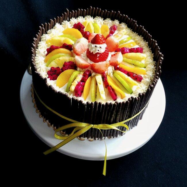 生日蛋糕教程【威化饼干围边】