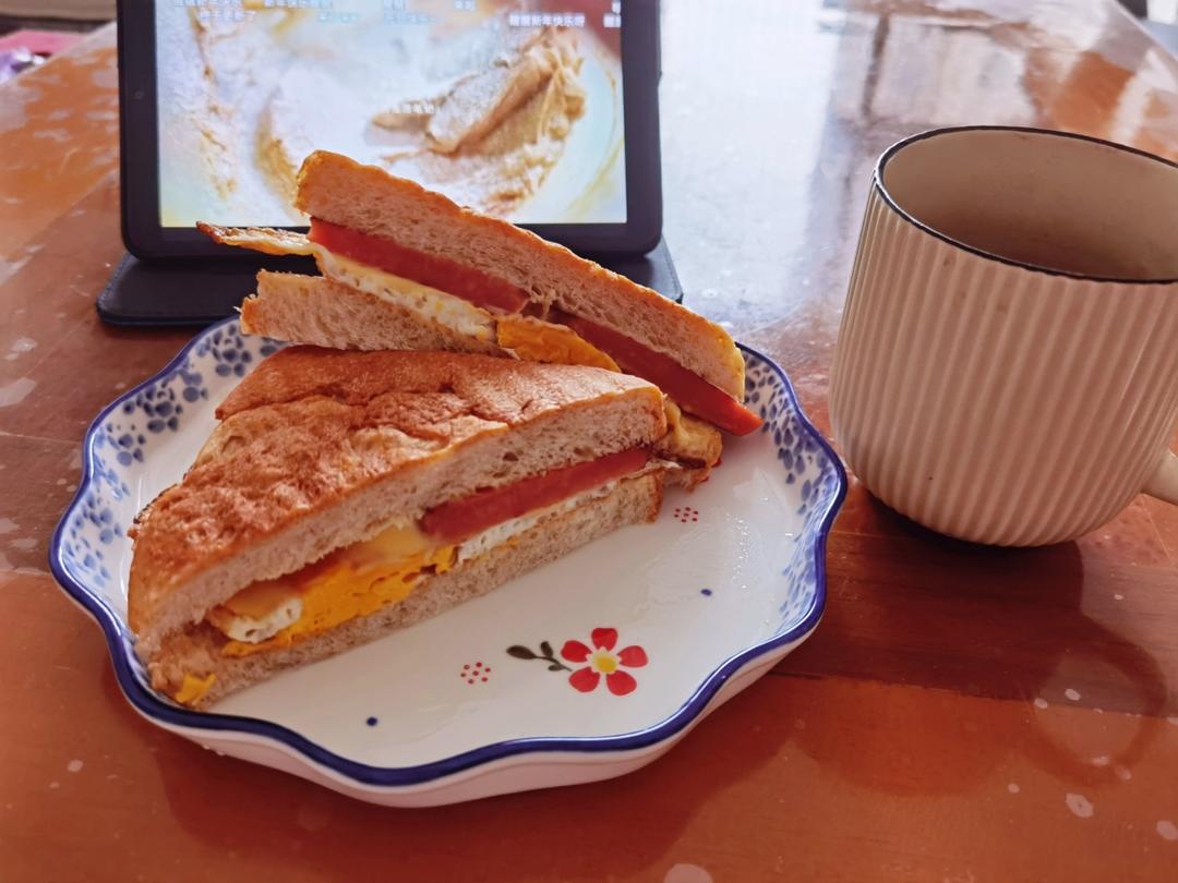 柔软的蜂蜜牛乳全麦吐司
