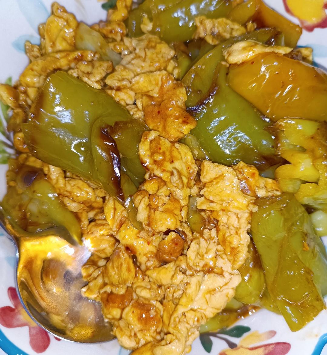 超级下饭的虎皮青椒炒鸡蛋！三碗饭都不够