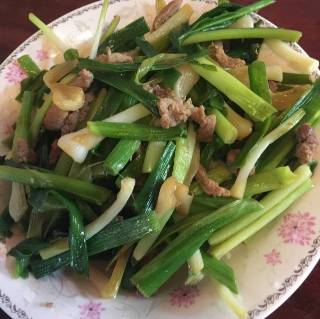 蒜苗炒肉丝