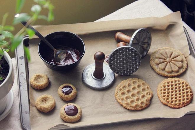【天然食材】巧克力夹心杏仁健康饼干的做法