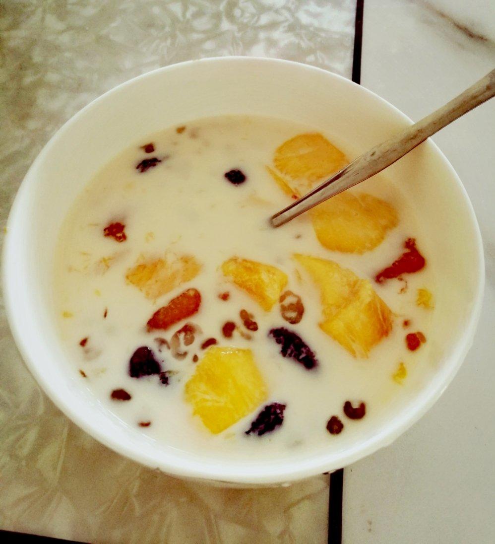 芋圆芒果椰汁西米露