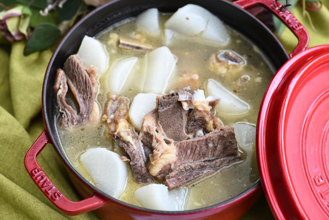 清炖萝卜牛肋骨汤