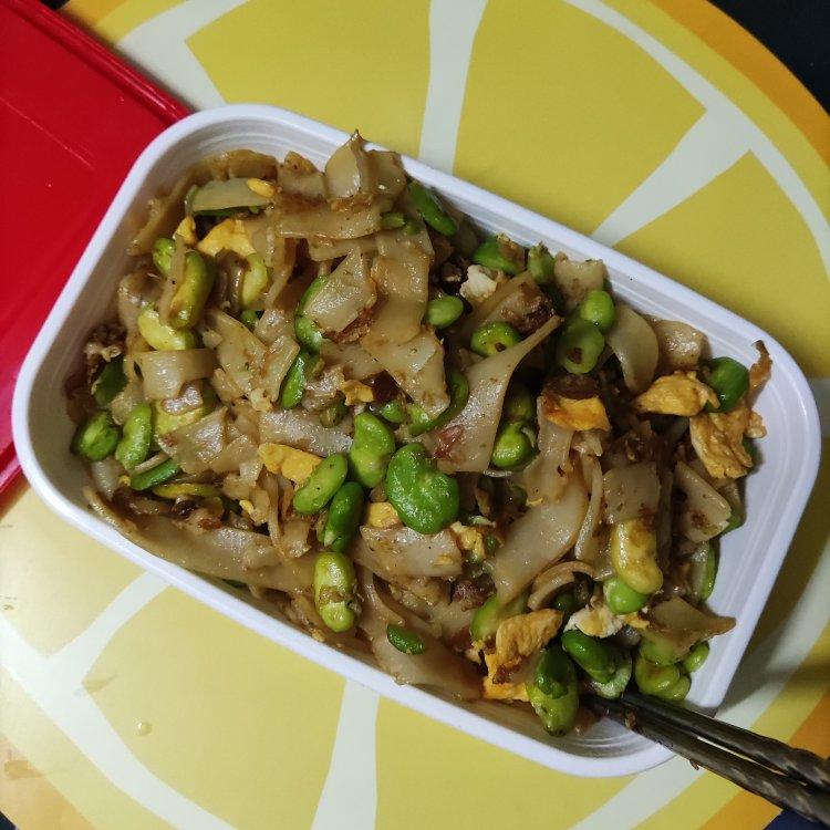 巨好吃的炒河粉