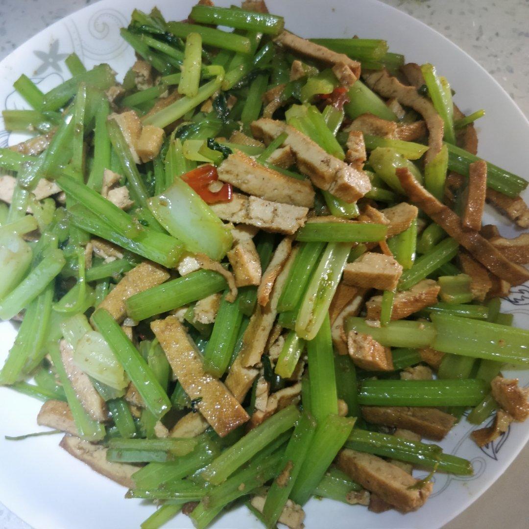 芹菜炒香干