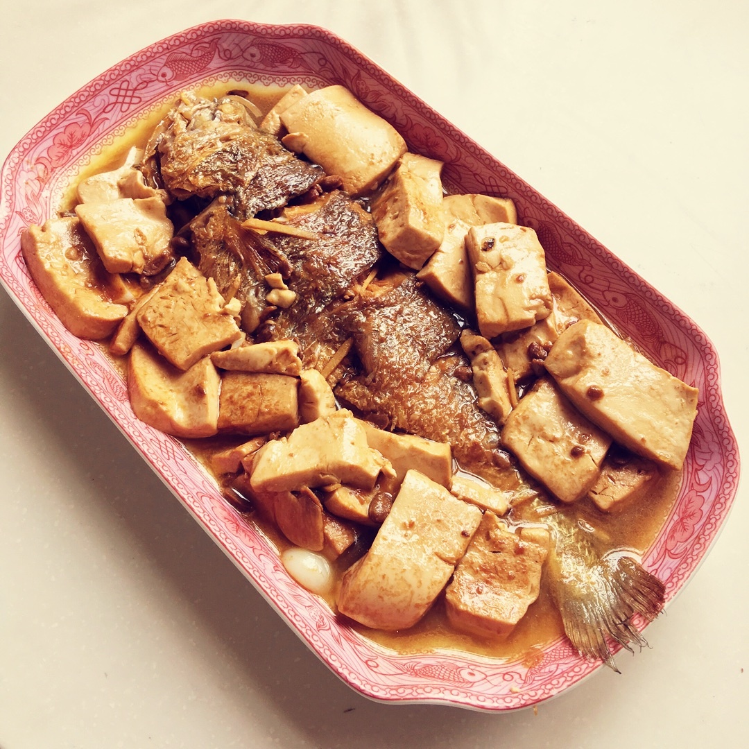 酱烧黄鱼嫰豆腐的做法