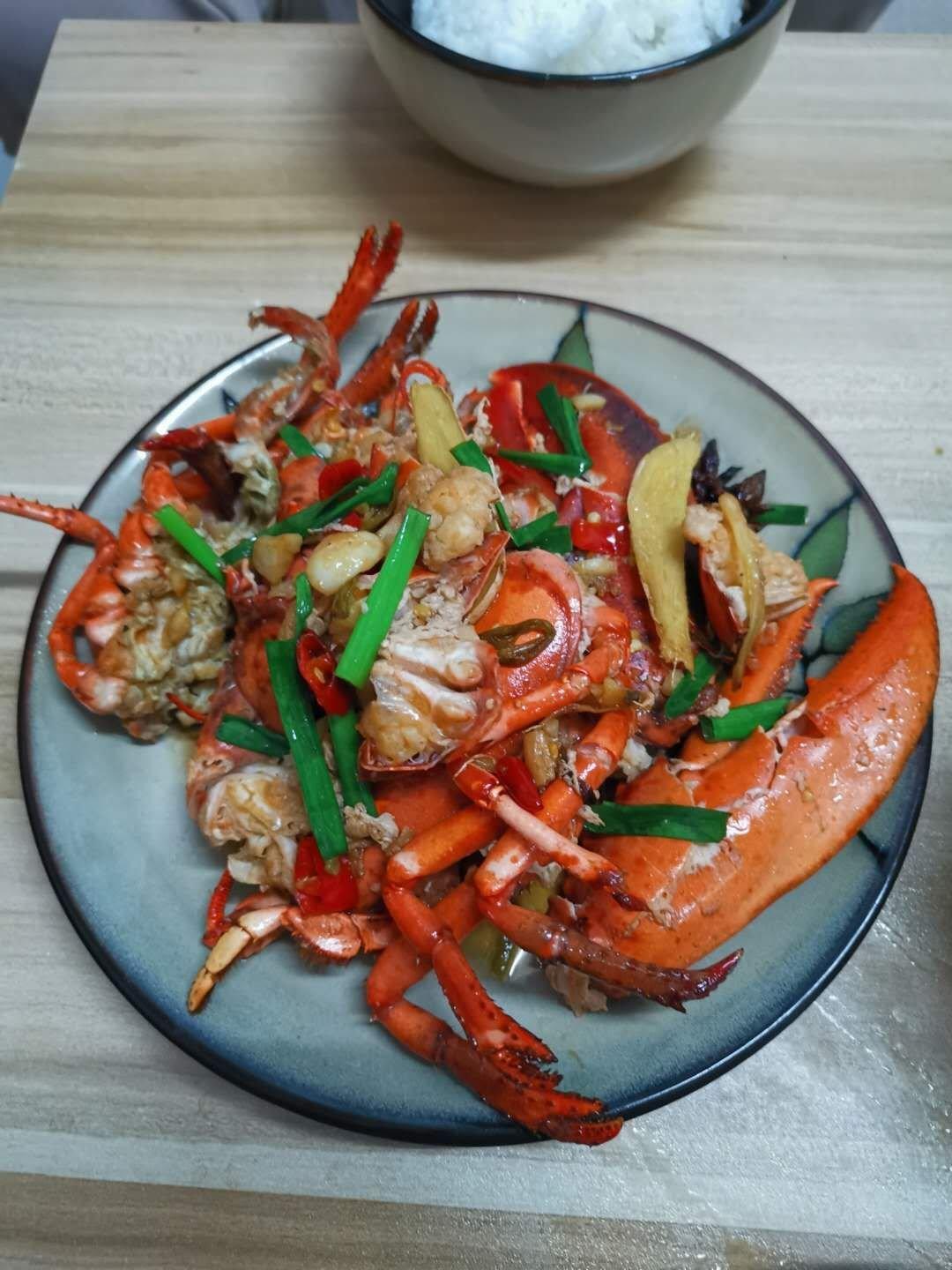 葱姜蒜爆炒大龙虾