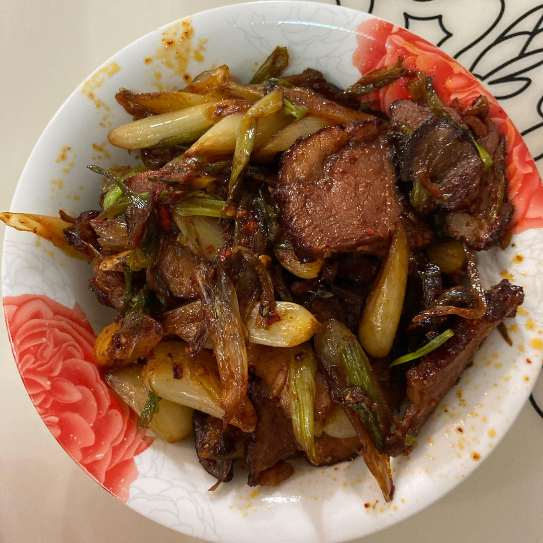 大蒜炒腊肉