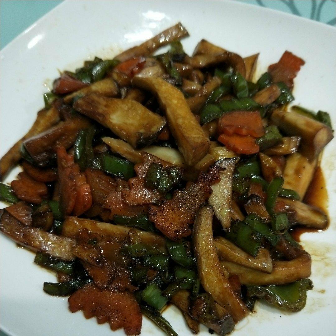 青椒素炒杏鲍菇