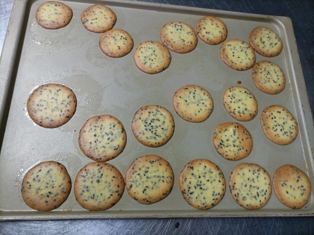 香脆鸡蛋芝麻薄饼干（大人小孩都爱）