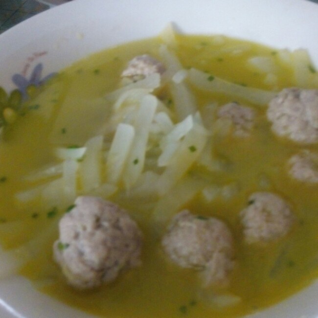 【10分钟系列】白萝卜豆腐圆子汤