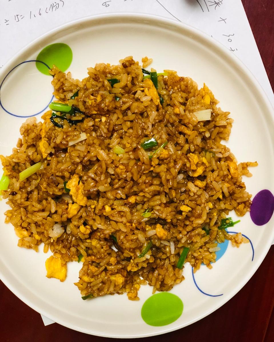 一碗能改善你体质的金黃蛋炒饭