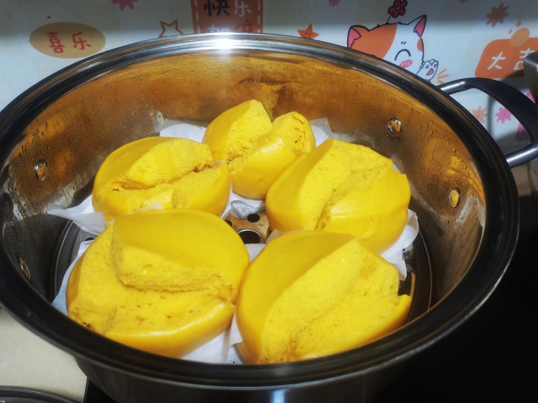 不加一滴水的南瓜开花馒头，纯南瓜泥和面，无需泡打粉，枣香浓郁个个开花