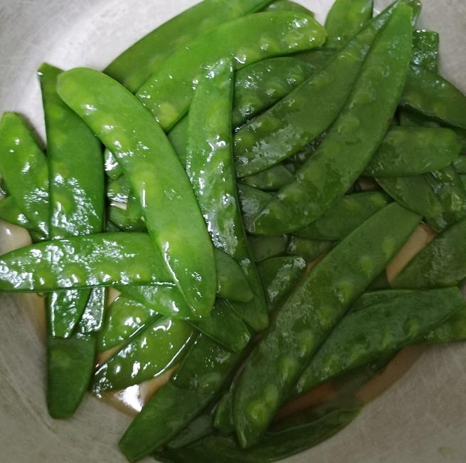 用微波炉做蒜蓉荷兰豆