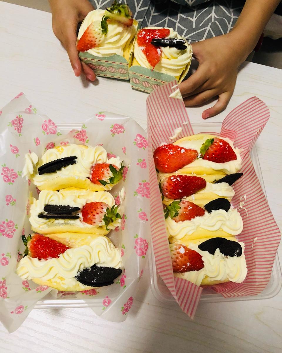韩国最热门的甜品店Le Bread Lab的草莓蛋糕卷