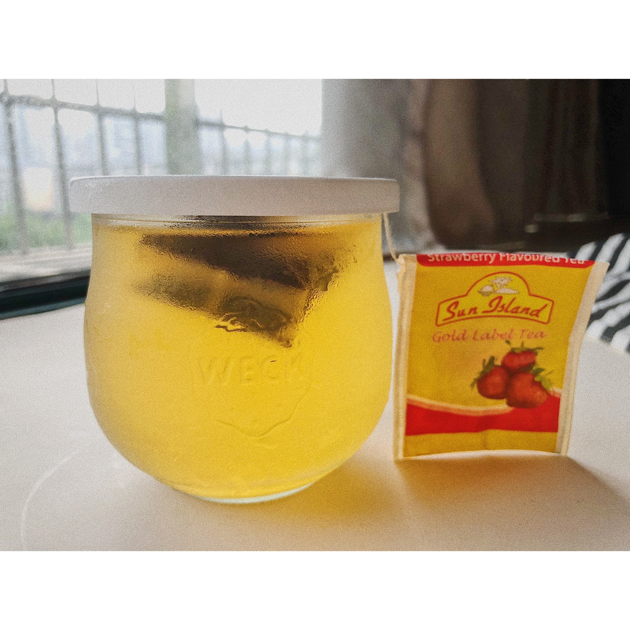 清椰冷泡茶（或椰汁）