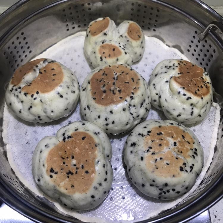 黑芝麻开花馒头