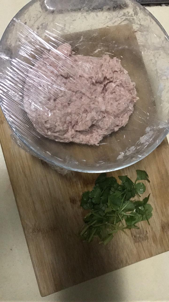 瘦肉丸的做法