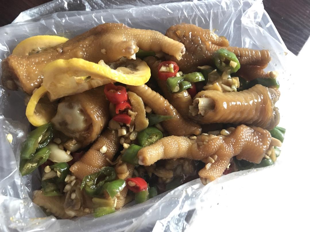 停不下来的秘制凉拌鸡爪