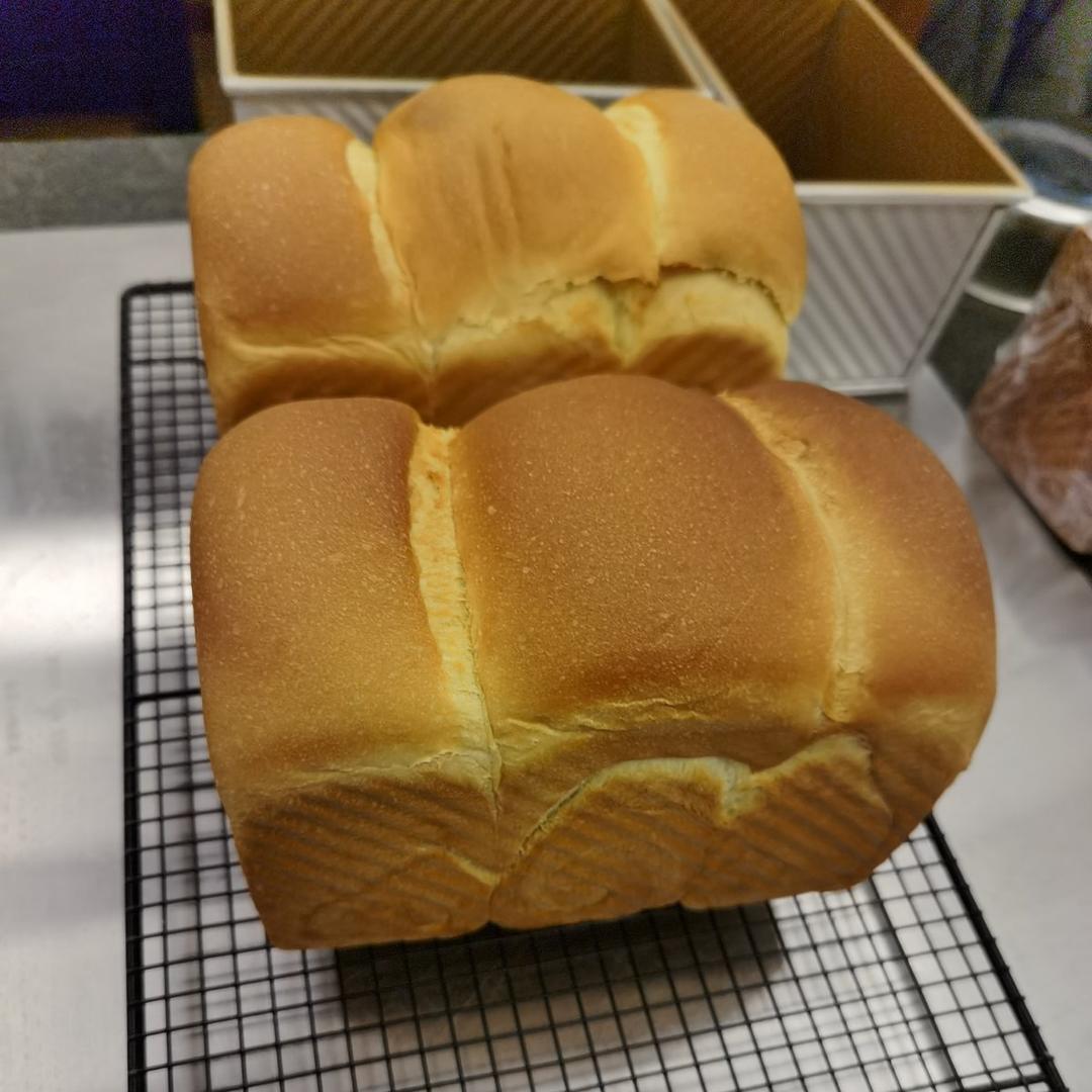 吴克己手撕炼乳吐司