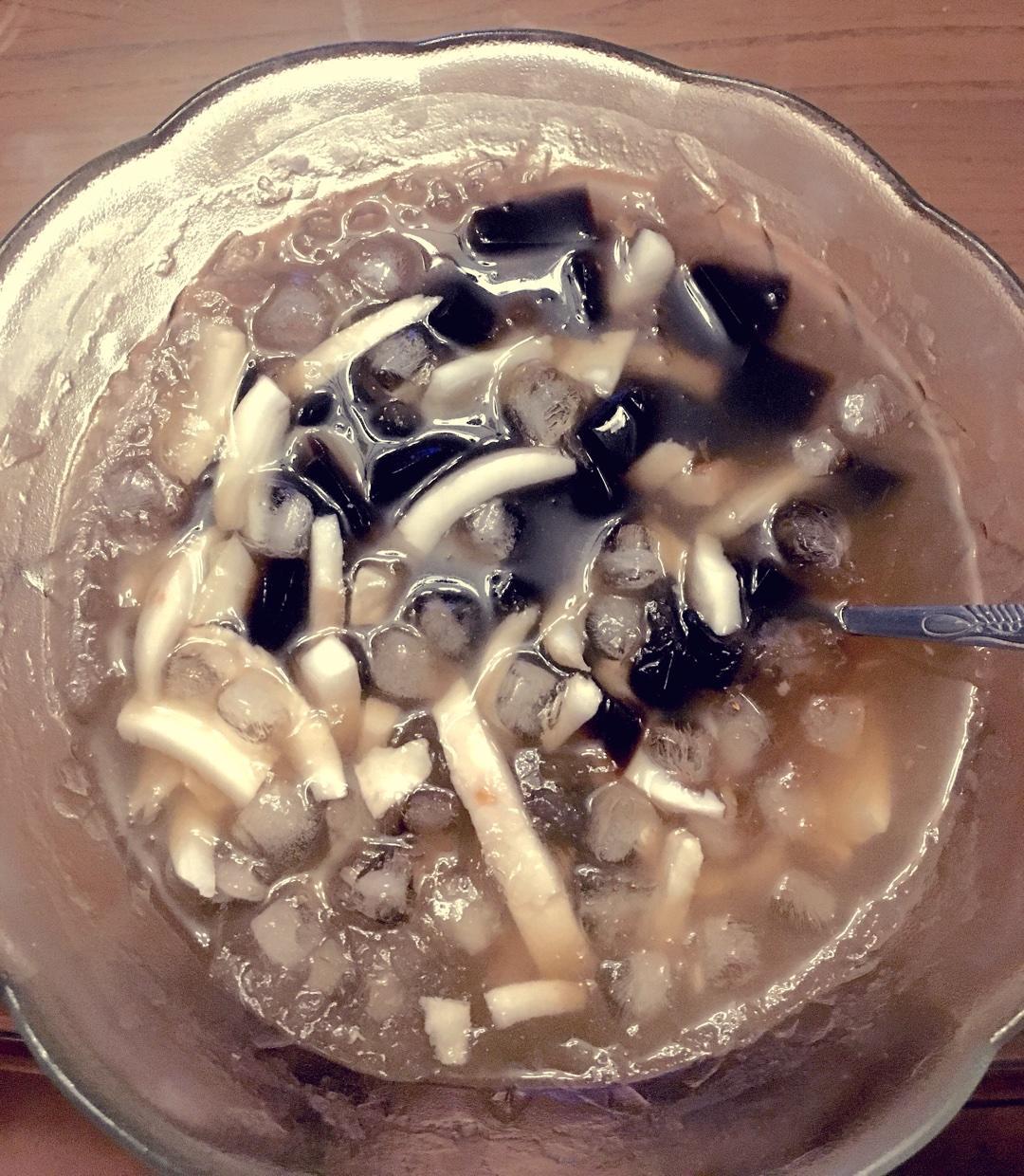 椰子水龟苓膏清补凉