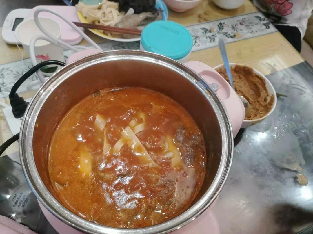 六颗番茄🍅火锅汤底