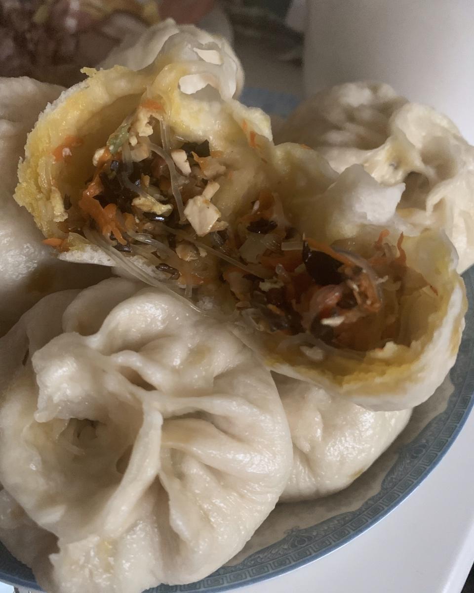 胡萝卜木耳鸡蛋素包子