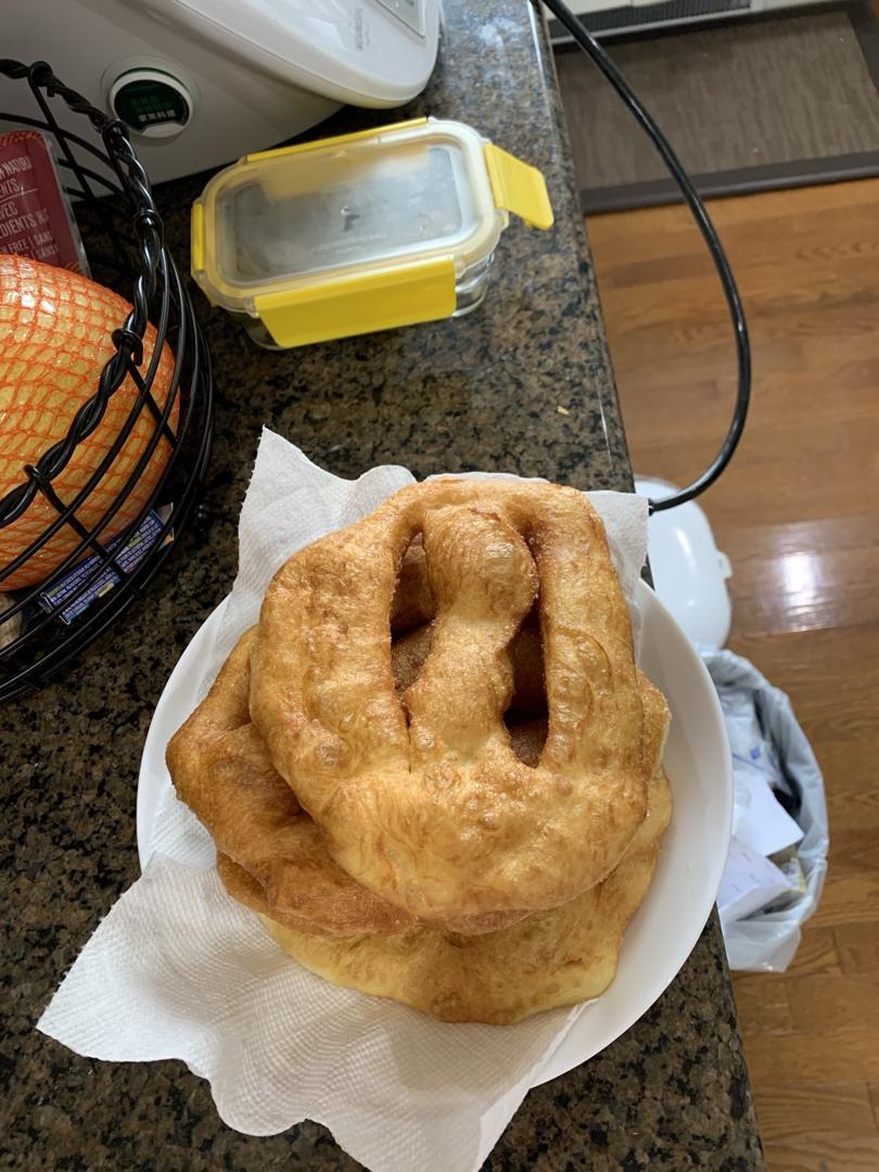 早上只用10分钟就做好的懒人版炸油饼（附送糖油饼和面方法）