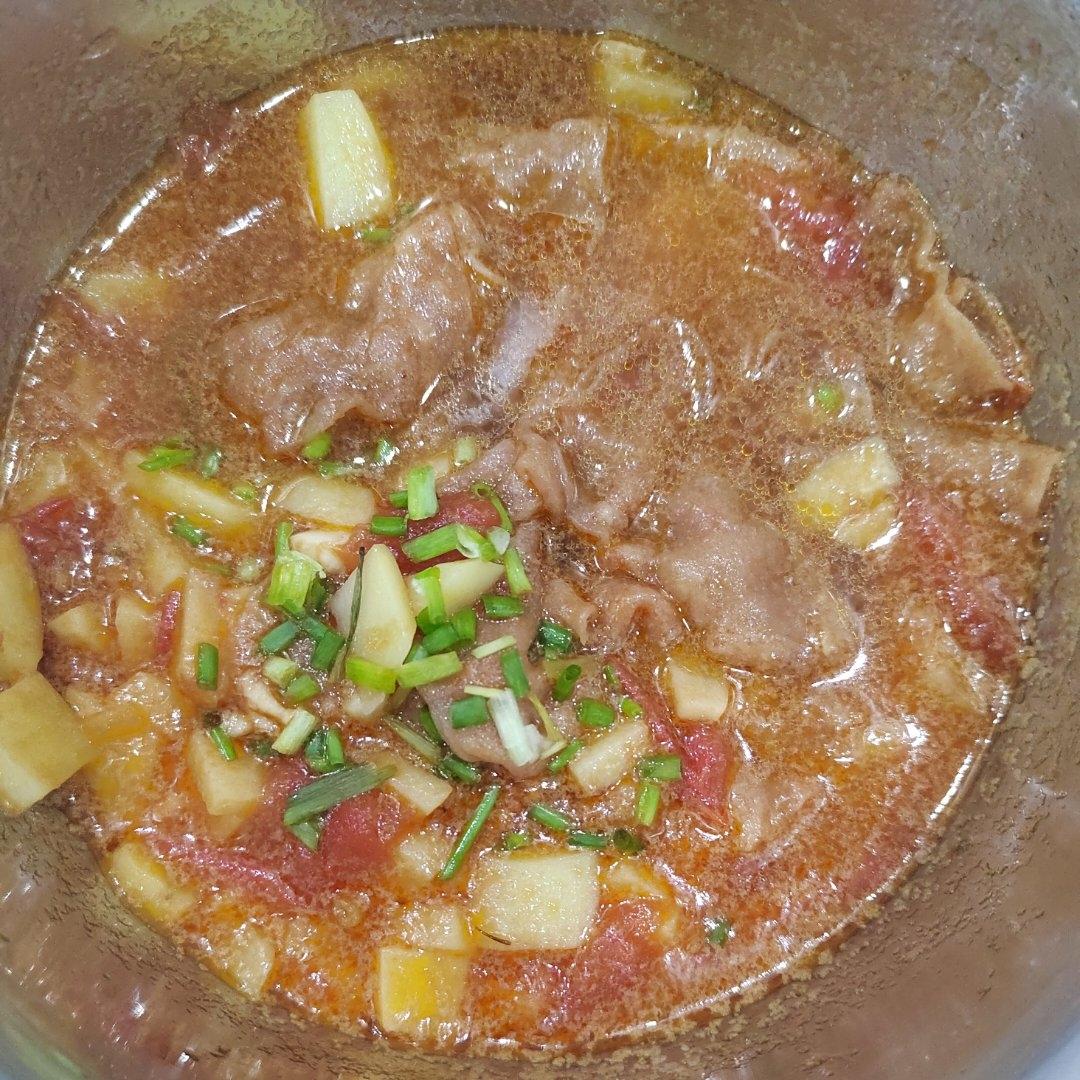 好吃到汤汁不剩的番茄土豆肥牛汤