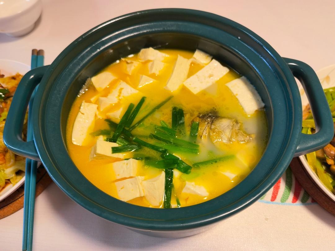 奶白鲫鱼豆腐汤|一条鱼最后的温柔