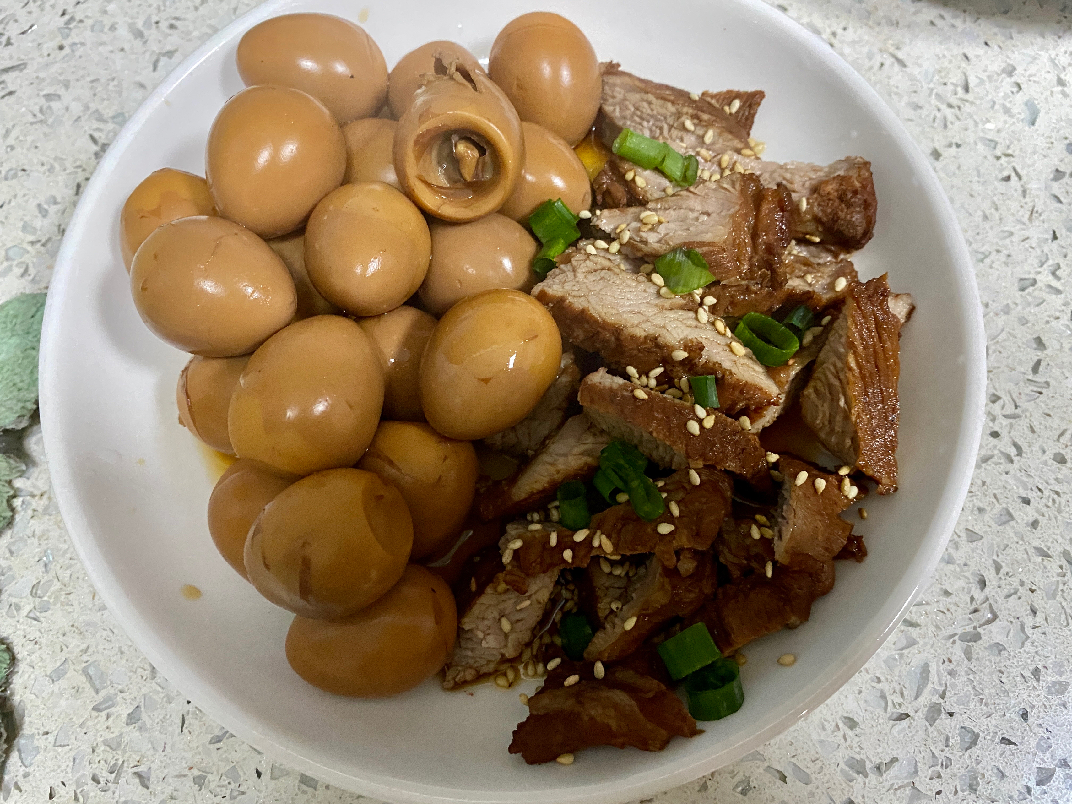 小青柑炖鹧鸪蛋猪肉的做法