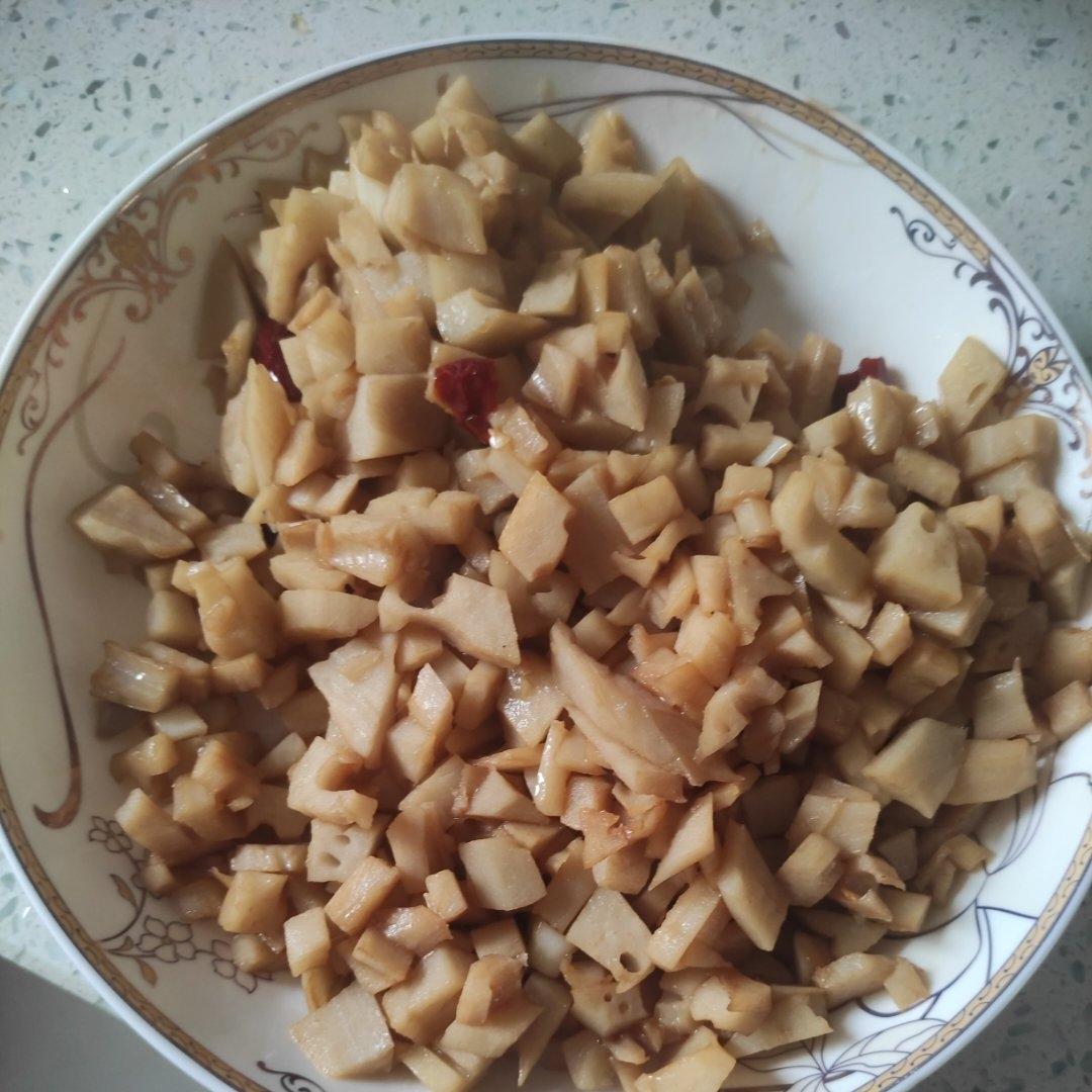 家常快手菜小炒藕丁真香