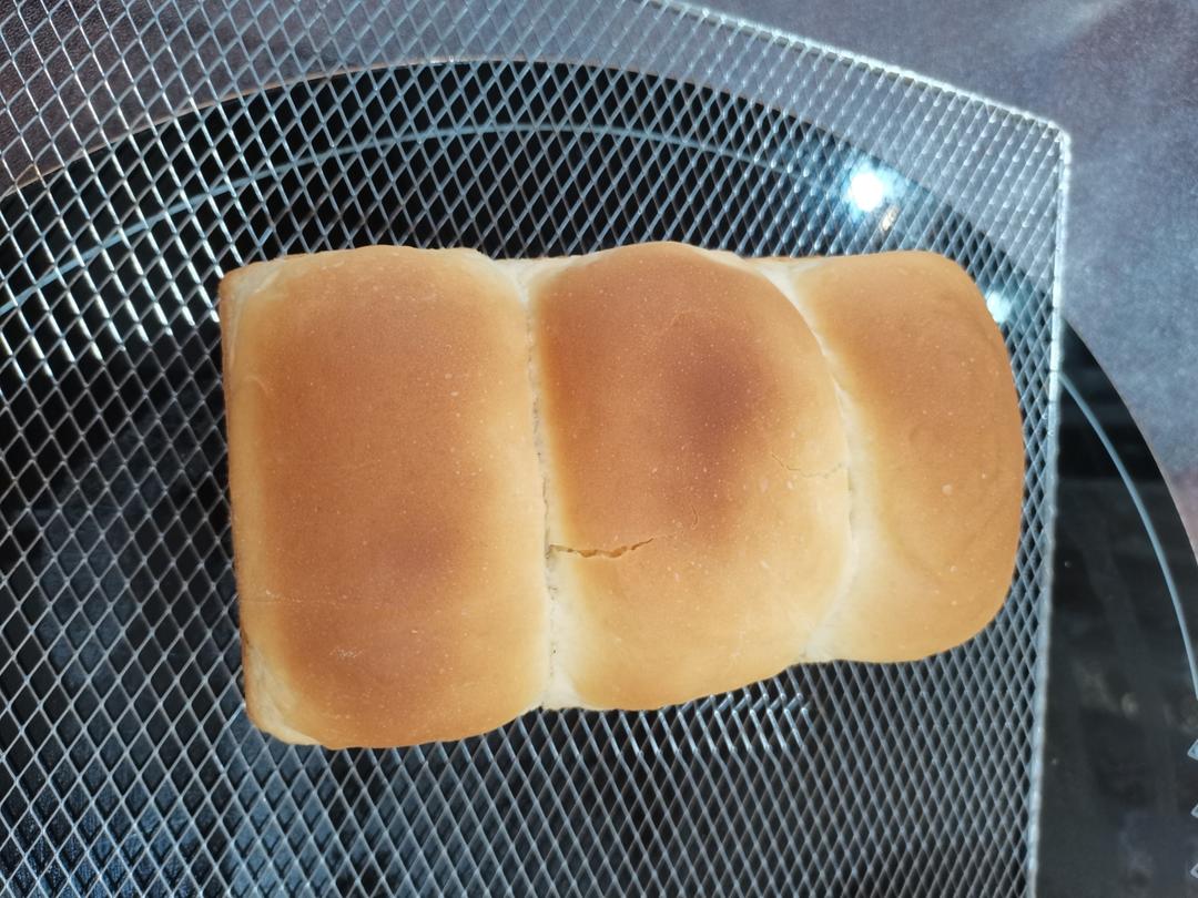 老面包土司！（普通面粉，植物油也可以做出好面包！小时候的味道。。。）