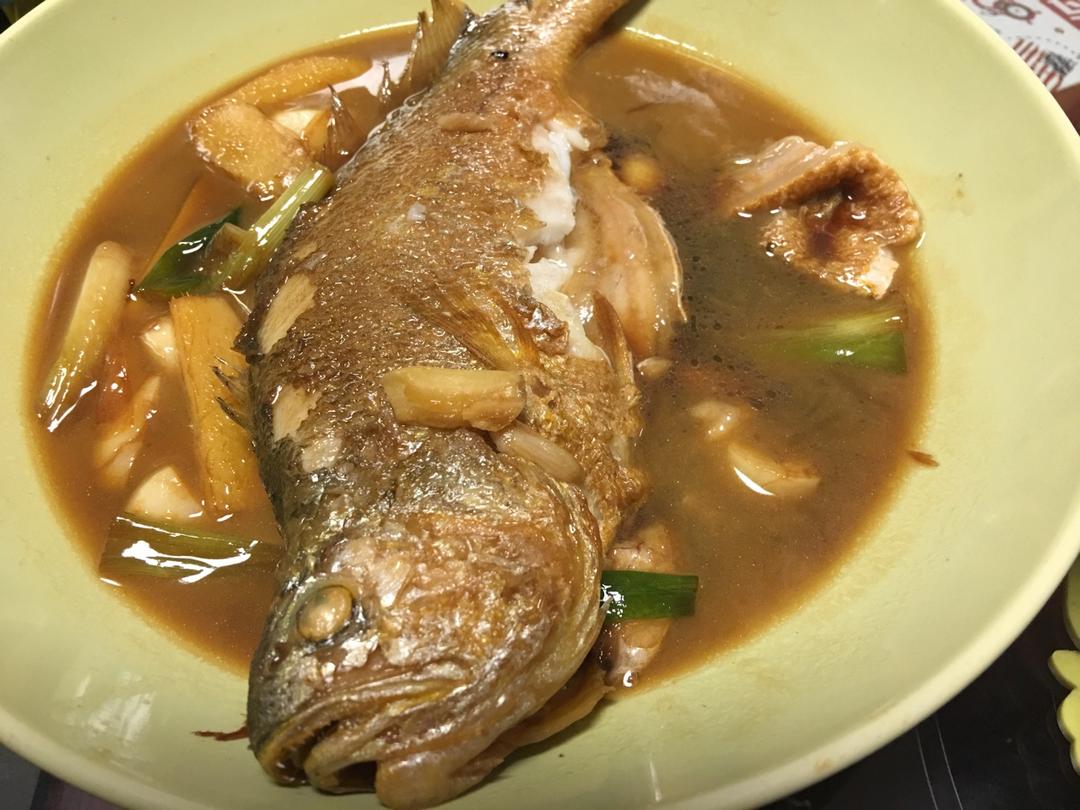 红烧黄鱼—鱼皮不破的小窍门