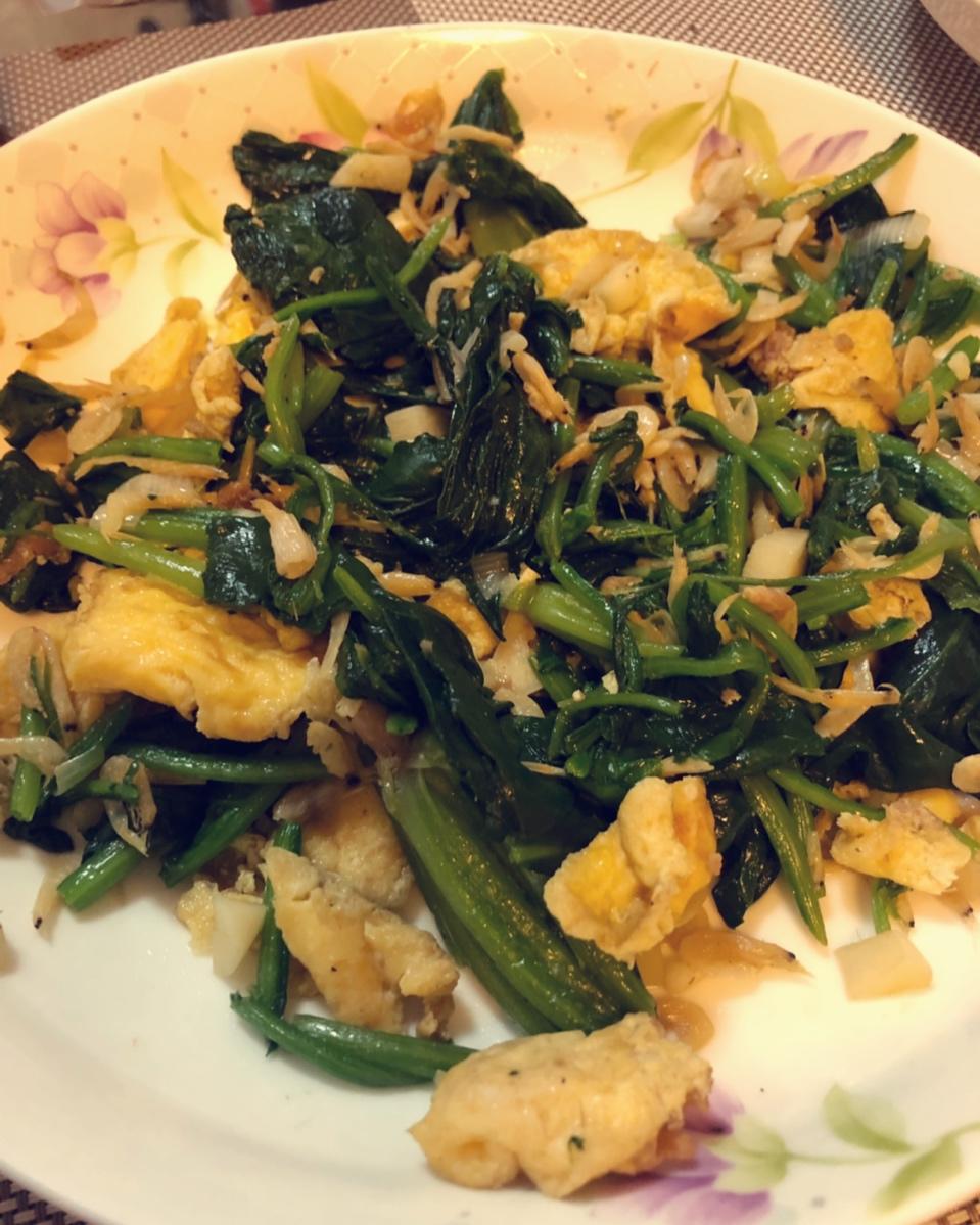 虾皮菠菜炒鸡蛋