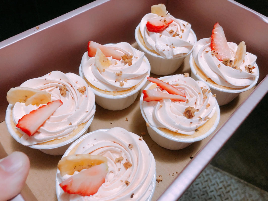 《Tinrry+》超经典的日式草莓奶油蛋糕 2.0版本（6寸配方）