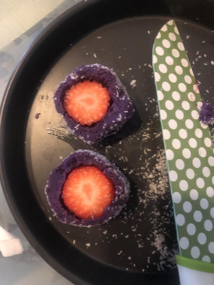草莓椰蓉紫薯球