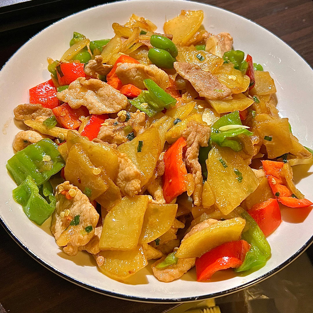 五花肉干煎土豆