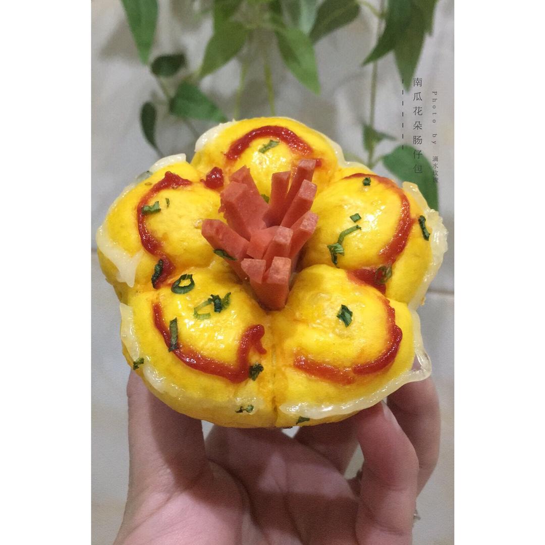花朵肠仔小餐包