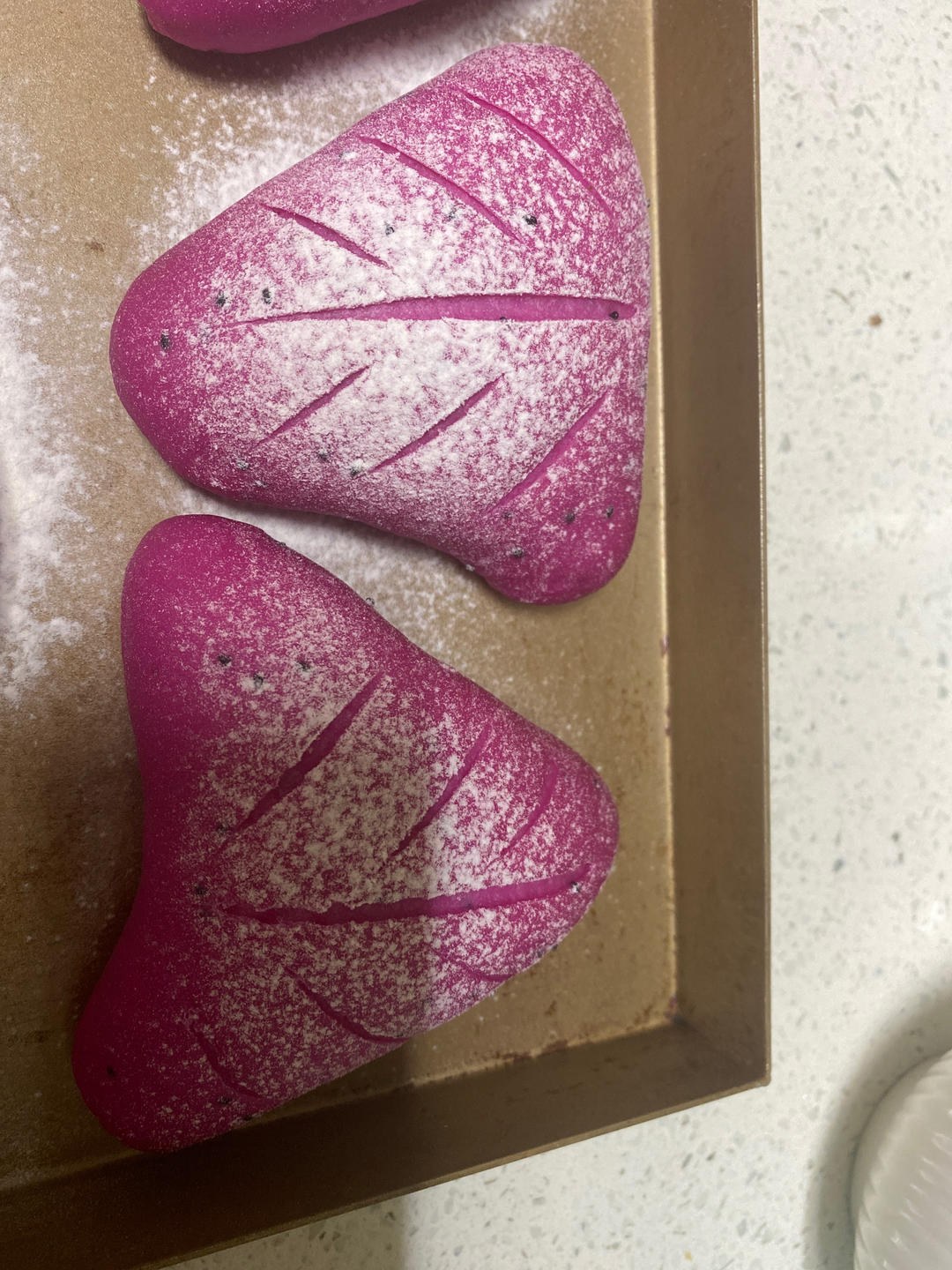 火龙果软欧包，粉嘟嘟～