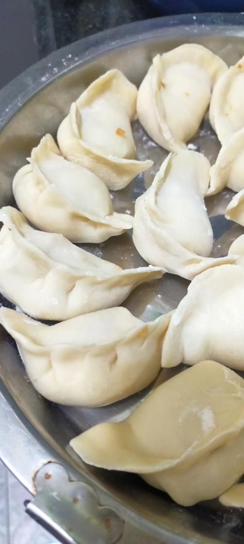饺子皮（薄而筋道不用一个个擀）