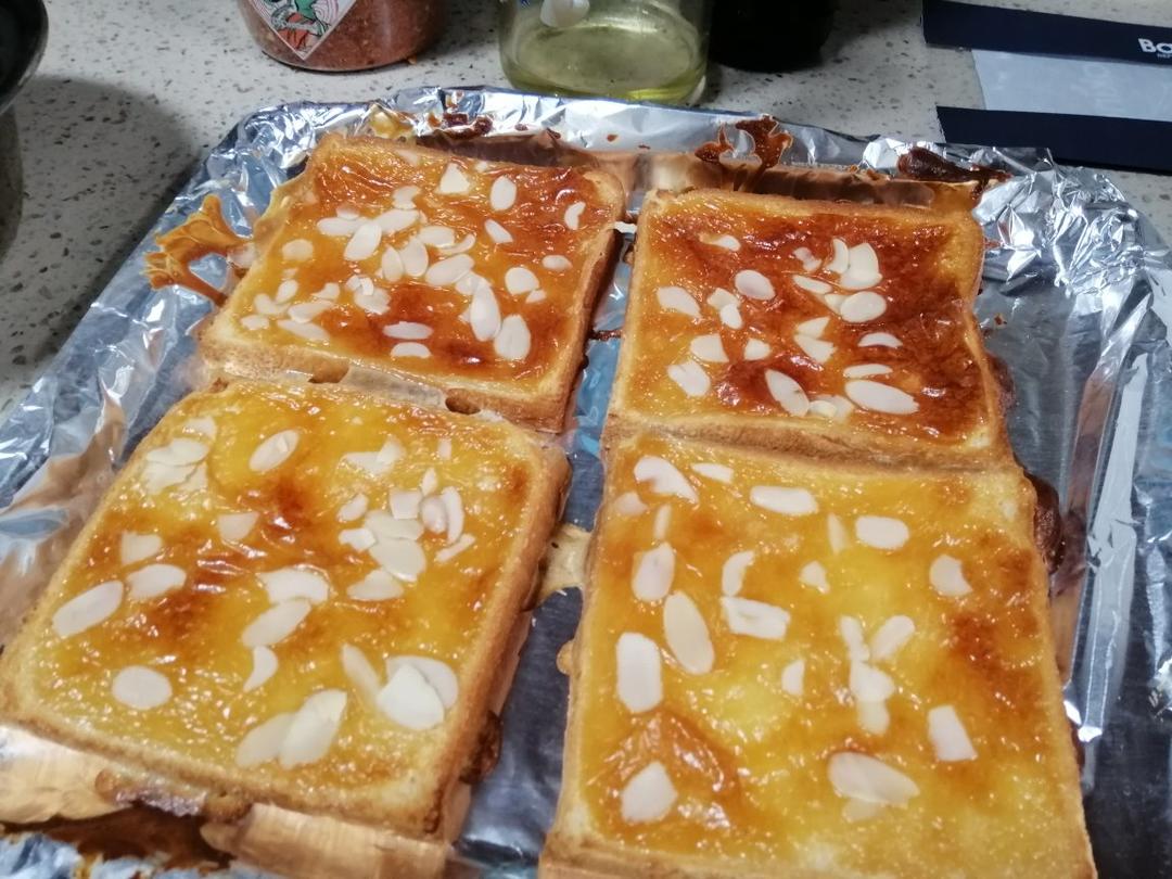 零失败快手岩烧乳酪(熔岩吐司)十分钟网红早餐，好吃哭