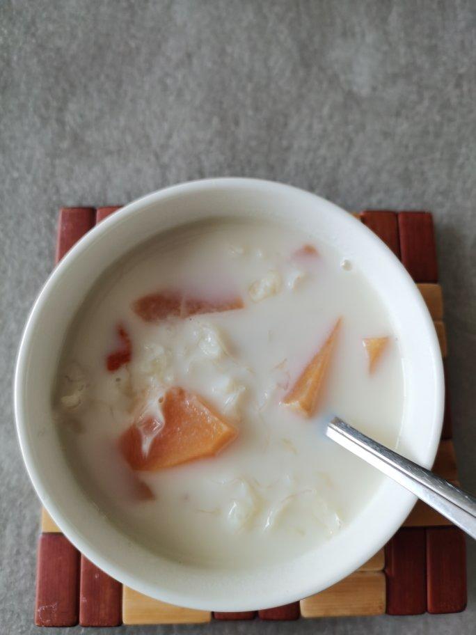 牛奶木瓜炖银耳（无糖 减脂期加餐）