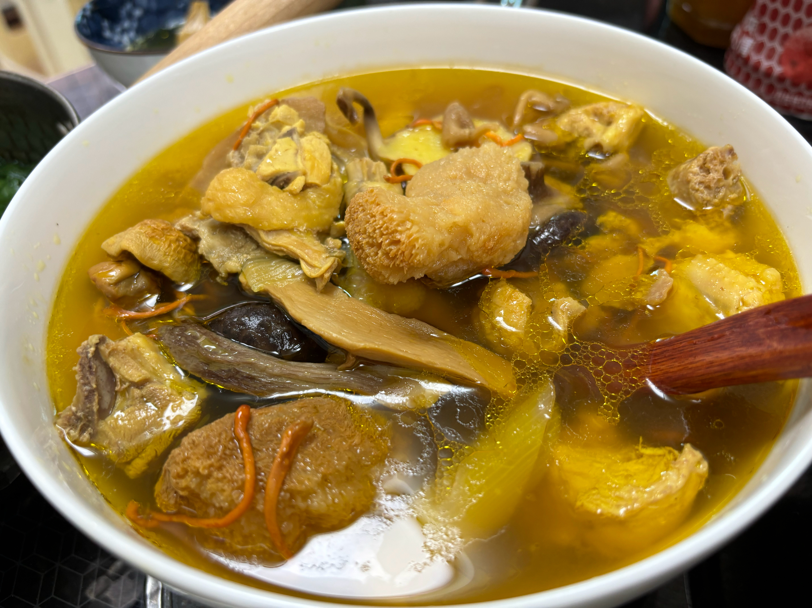 鲜香杂菌土鸡汤
