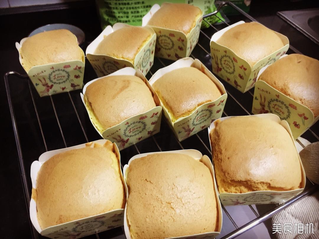 蛋香十足の海绵杯子蛋糕，伴手礼好选择。