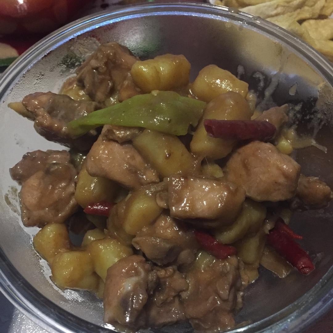 土豆炖鸡块